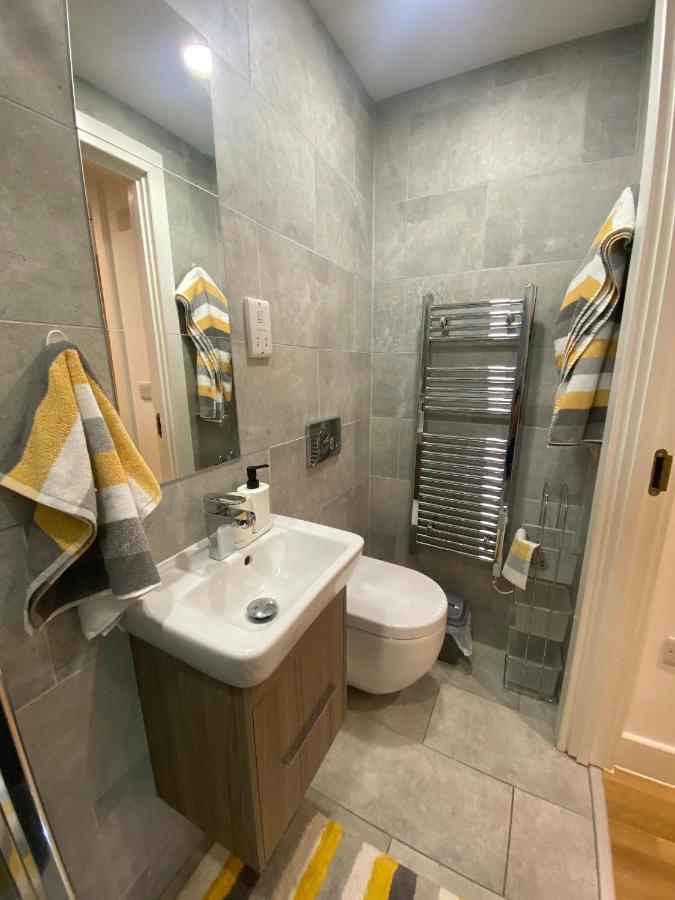 Modern 2 Bed Apartment With Juliet Balcony - Dhb Stays Leeds  Eksteriør bilde